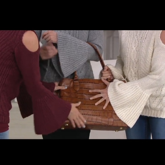 G.I.L.I Cable Knit Cold Shoulder Sweater With Bell Sleeves In Vanilla Cream - Picture 5 of 16